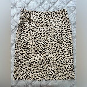 Banana republic leopard print skirt. Size 6.